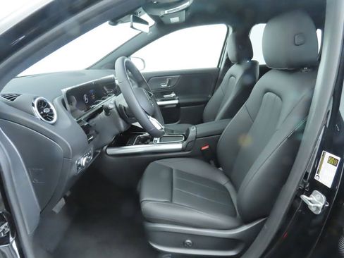 Certified 2025 Mercedes-Benz GLA 250 image 19