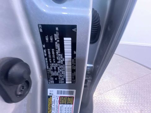 Used 2020 Toyota Highlander XLE image 43