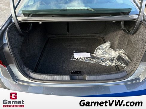 Used 2025 Volkswagen Jetta SE image 23