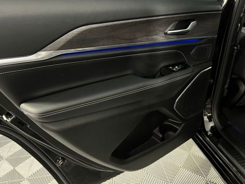 Used 2023 Jeep Grand Cherokee L Overland w/ Trailer Tow Group (B) image 30