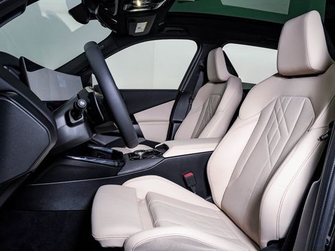 Used 2025 BMW X3 xDrive30i w/ Convenience Package image 18