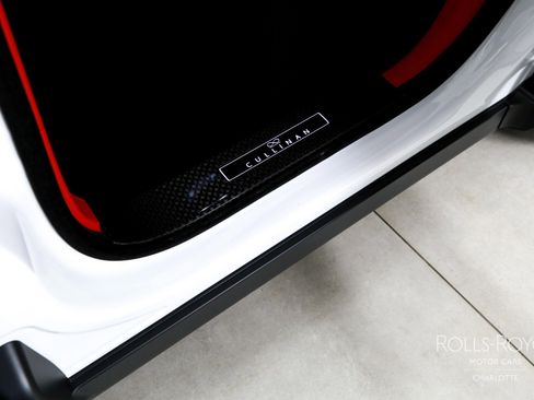 Used 2021 Rolls-Royce Cullinan Black Badge image 23