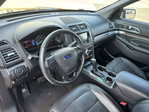 Used 2017 Ford Explorer Limited image 19