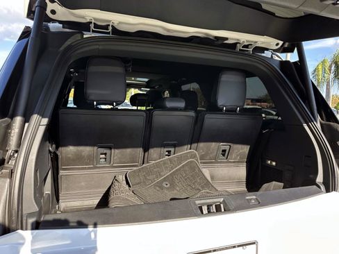 Used 2025 Lincoln Navigator Reserve w/ Jet Appearance Package image 10