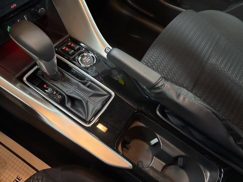 Used 2024 Mitsubishi Eclipse Cross LE AWD/4WD image 33