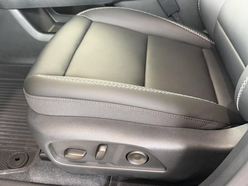 New 2026 GMC Terrain Denali w/ LPO, Floor Liner Package AWD/4WD image 9