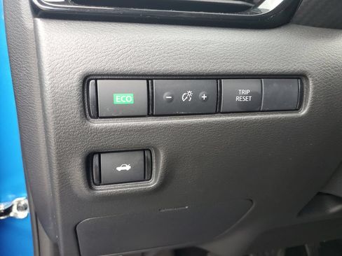 Used 2025 Nissan Sentra SV FWD image 27
