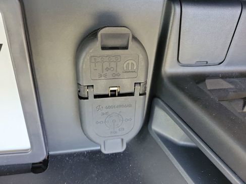 Used 2023 RAM 1500 Big Horn image 11