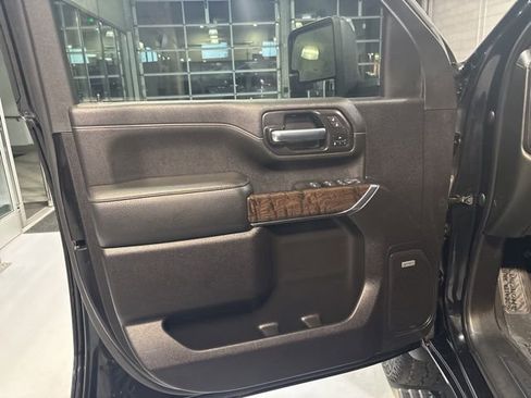 Used 2022 GMC Sierra 2500 Denali w/ Denali Ultimate Package image 16