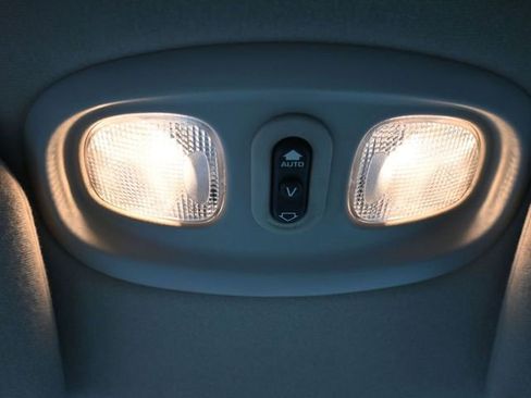 Used 2004 Jeep Liberty Limited w/ Trailer Tow Group image 25