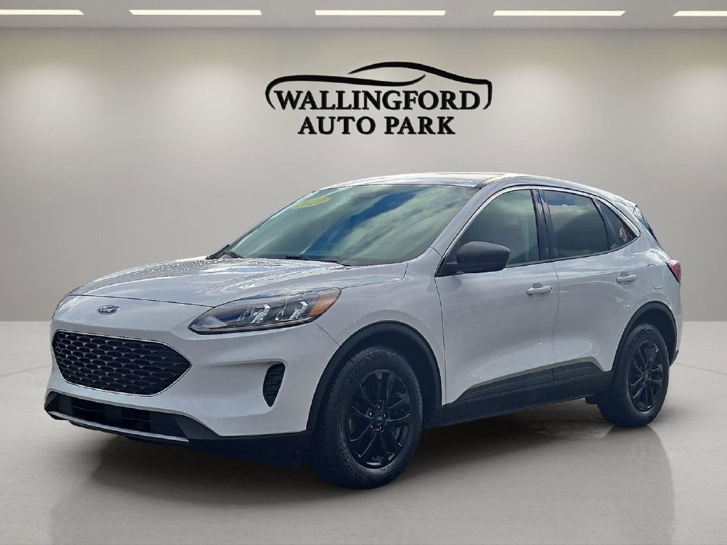 Used 2022 Ford Escape SE FWD image 1