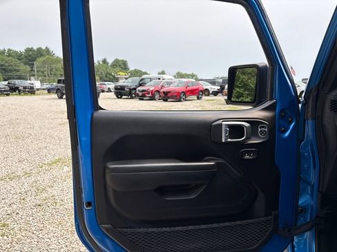 Used 2023 Jeep Wrangler Unlimited w/ Cold Weather Group AWD/4WD image 22