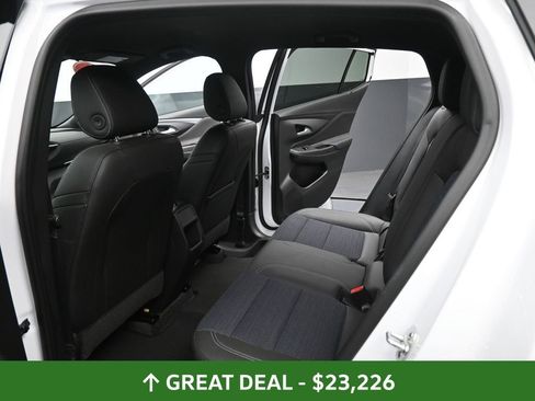 Used 2025 Buick Envista Preferred image 27