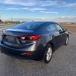 Used 2016 MAZDA MAZDA3 i Sport w/ Preferred Equipment Package FWD image 5