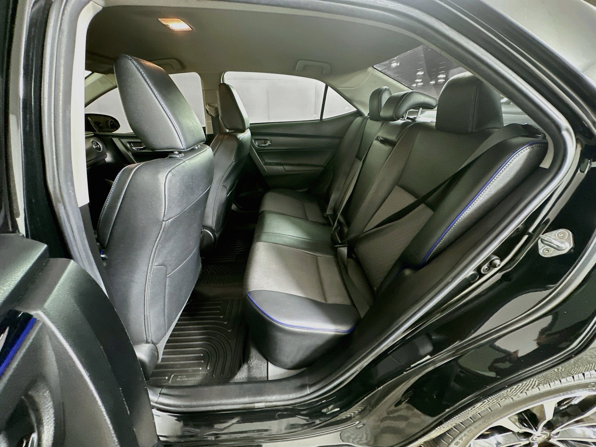 Used 2019 Toyota Corolla SE FWD image 25