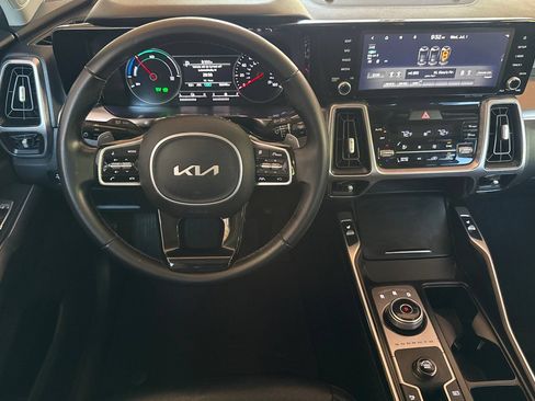 Used 2022 Kia Sorento S FWD image 19