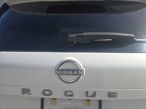 Certified 2024 Nissan Rogue SV w/ SV Premium Package FWD image 5
