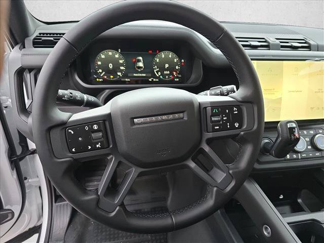 Used 2026 Land Rover Defender 110 X-Dynamic SE AWD/4WD image 18