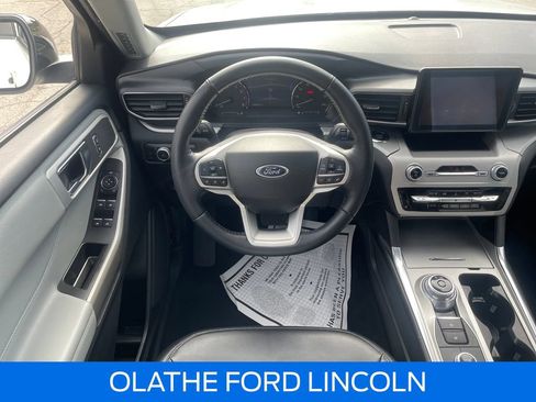 Certified 2022 Ford Explorer XLT w/ Equipment Group 202A AWD/4WD image 17