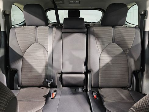 Certified 2025 Toyota Highlander LE FWD image 13