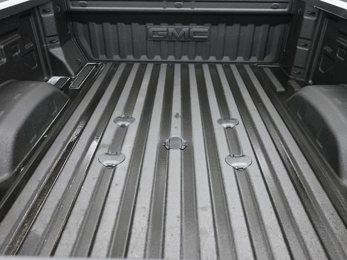 Used 2025 GMC Sierra 2500 AT4X image 10