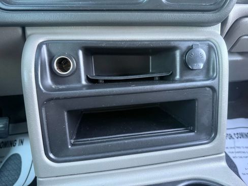 Used 2004 GMC Yukon SLT w/ 1SD Preferred Equipment Group image 50