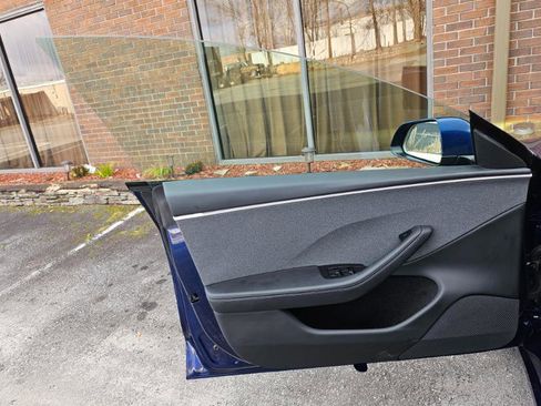 Used 2025 Tesla Model 3 Long Range image 29