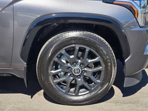 Used 2024 Toyota Sequoia Platinum AWD/4WD image 9