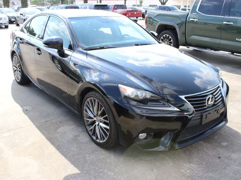 Used 2014 Lexus IS 250 w/ Navigation Package RWD image 2