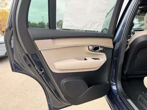Used 2026 Volvo XC90 B6 Plus w/ Protection Package Premier AWD/4WD image 15