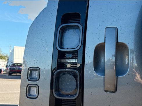 Used 2024 Land Rover Defender 110 X image 10