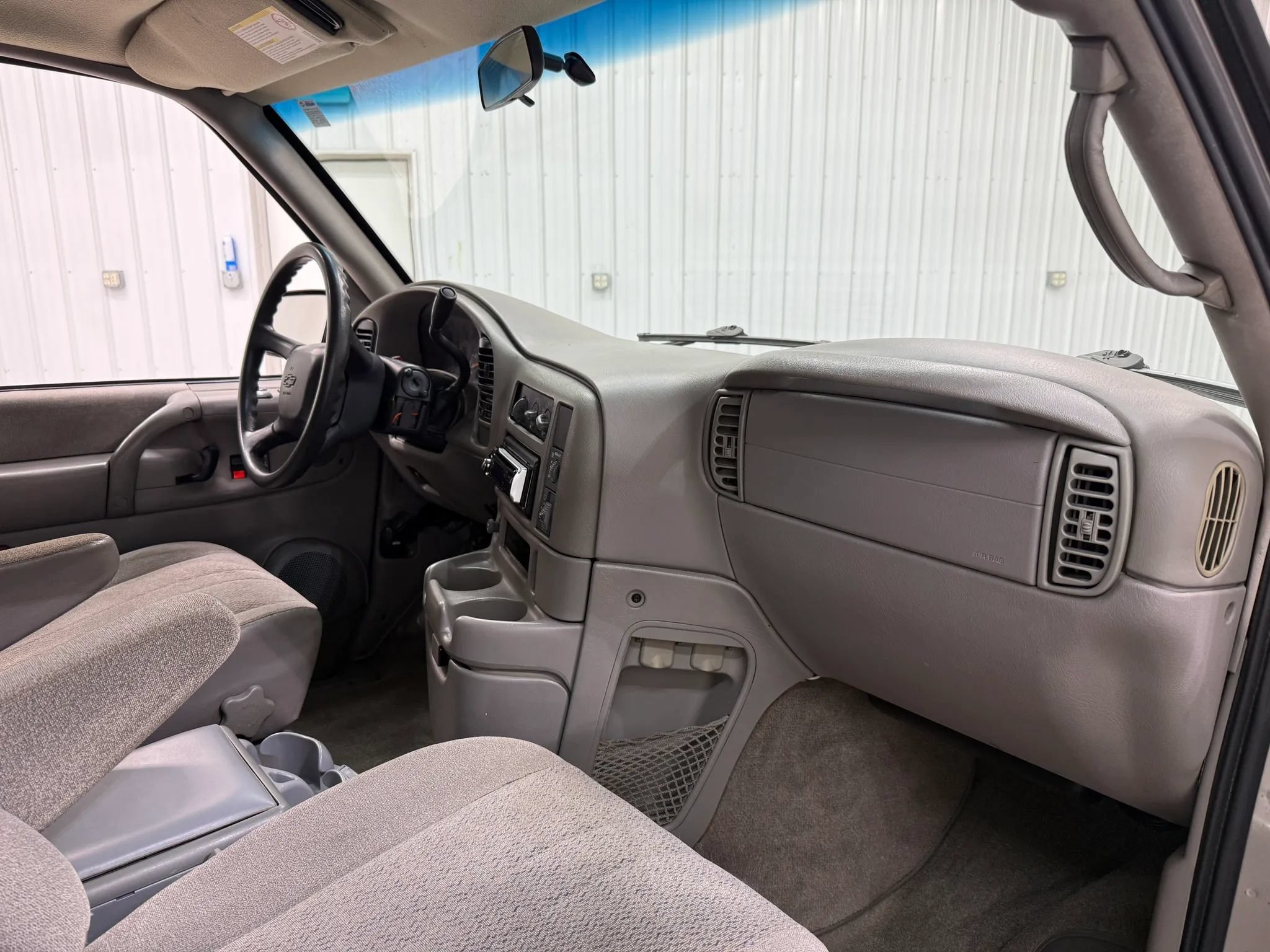 Used 2004 Chevrolet Astro Passenger AWD w/ LS Preferred Equipment Group image 14
