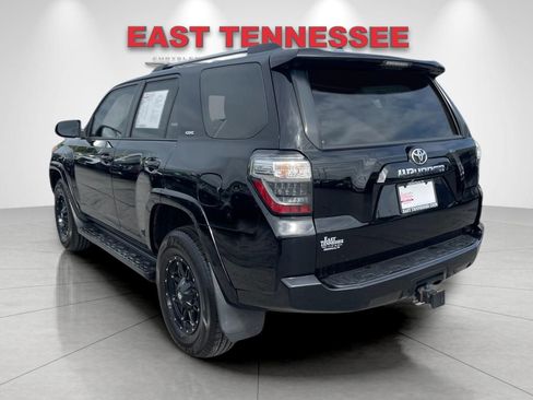 Used 2019 Toyota 4Runner SR5 AWD/4WD image 5