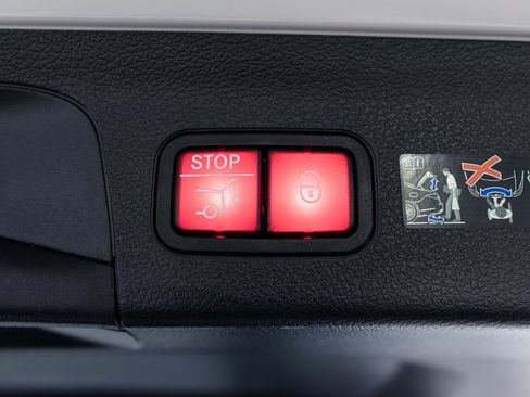 Certified 2026 Mercedes-Benz GLS 450 4MATIC image 36