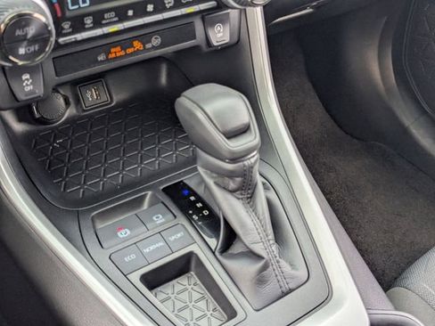 Used 2025 Toyota RAV4 XLE image 29