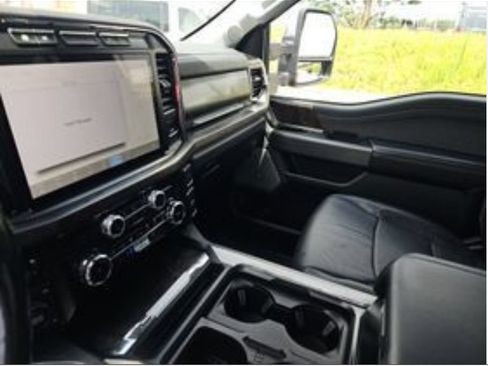 Used 2024 Ford F350 Lariat w/ Chrome Package AWD/4WD image 3