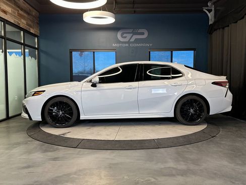 Used 2023 Toyota Camry XSE image 6