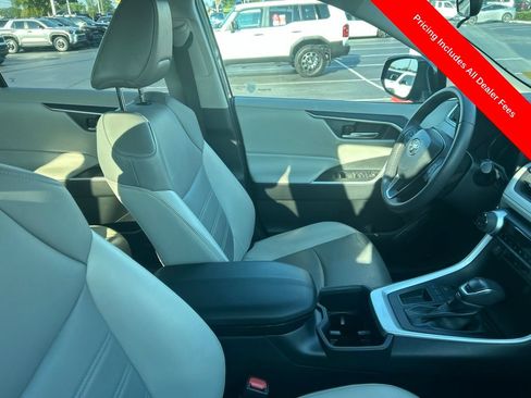 Used 2023 Toyota RAV4 XLE Premium FWD image 4