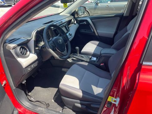 Used 2015 Toyota RAV4 XLE AWD/4WD image 9