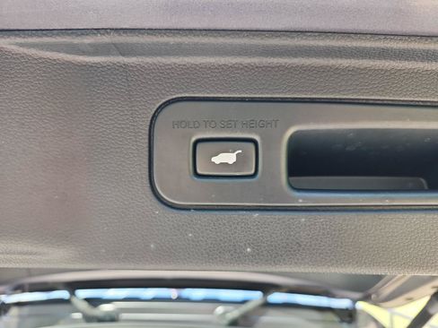 Used 2024 Honda Pilot Elite image 12