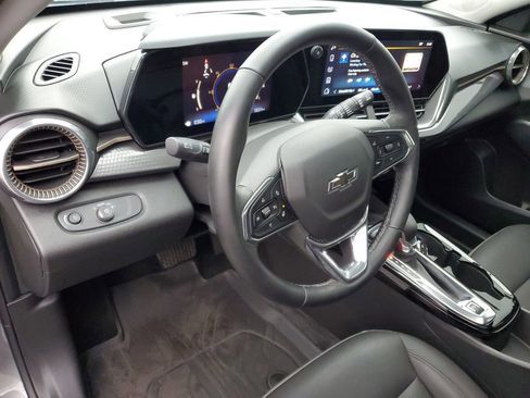 Used 2024 Chevrolet Trax ACTIV w/ Sunroof Package image 9