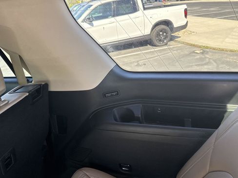 Used 2023 Ford Expedition Limited AWD/4WD image 10