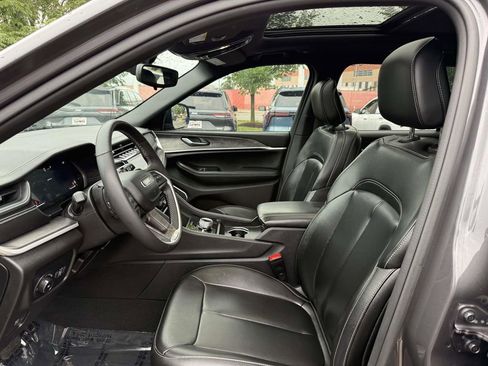 Used 2024 Jeep Grand Cherokee L Limited w/ Black Appearance Package AWD/4WD image 14