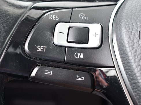 Used 2017 Volkswagen Golf S FWD image 30