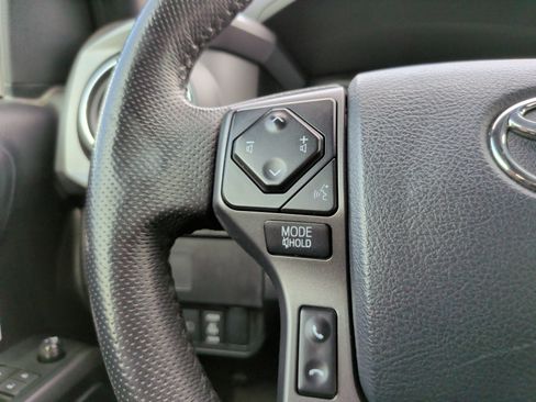 Used 2020 Toyota Tacoma TRD Off-Road w/ Technology Package AWD/4WD image 23