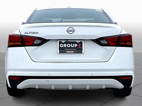 Used 2025 Nissan Altima 2.5 SV image 4