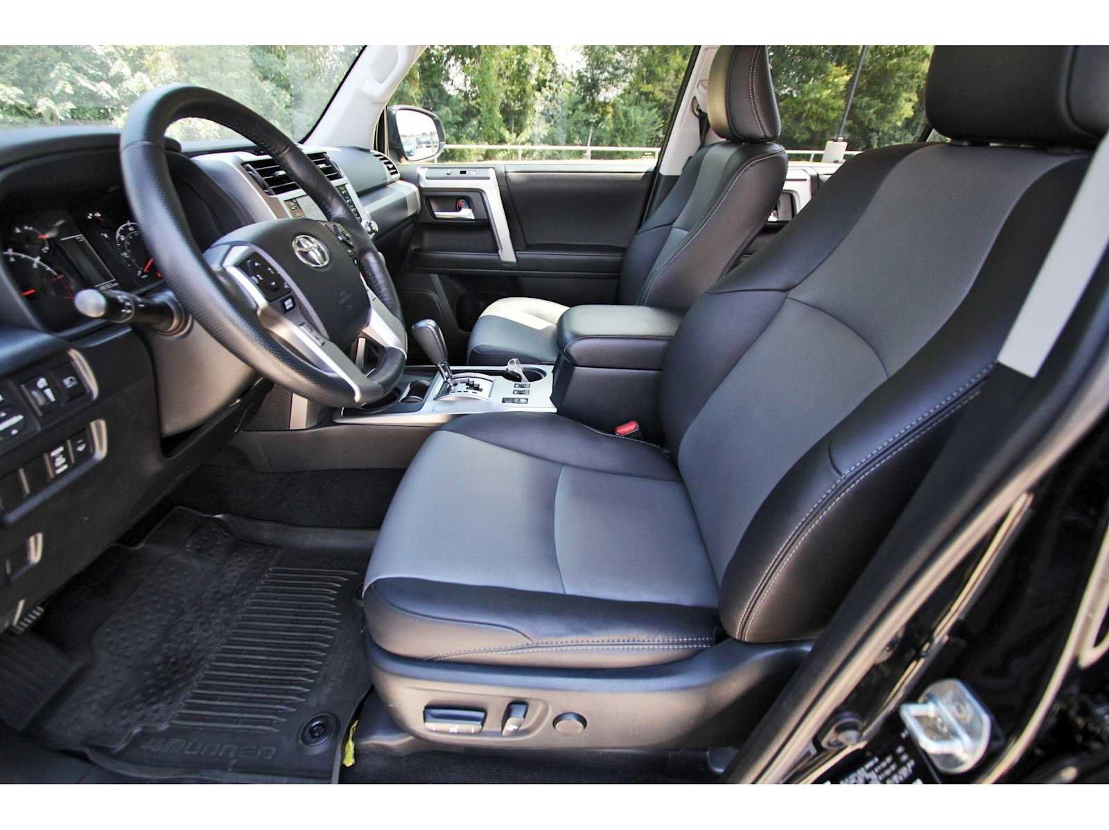 Used 2023 Toyota 4Runner SR5 Premium w/ Moonroof Package RWD image 11