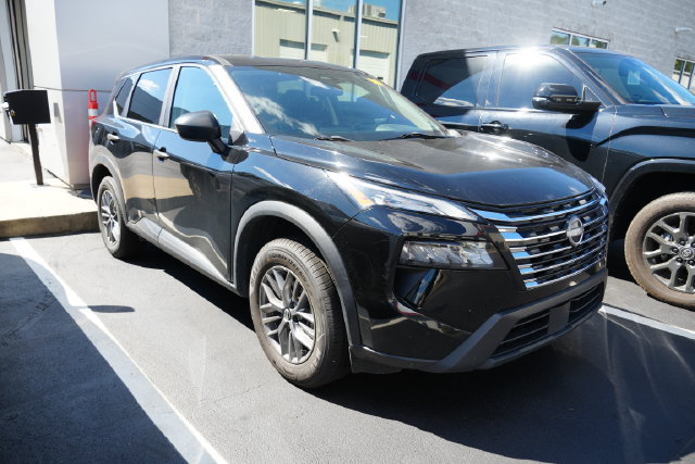 Used 2024 Nissan Rogue S AWD/4WD image 1