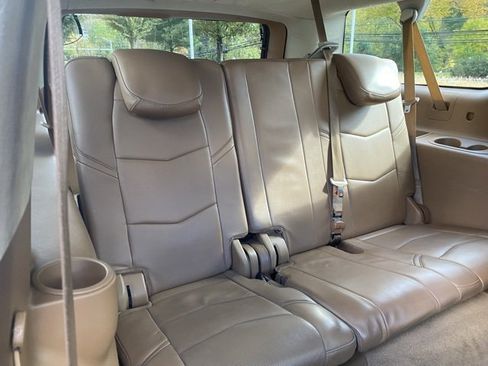 Used 2016 Cadillac Escalade ESV Platinum image 30