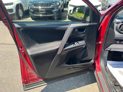 Used 2018 Toyota RAV4 LE w/ All Weather Liner Package AWD/4WD image 12